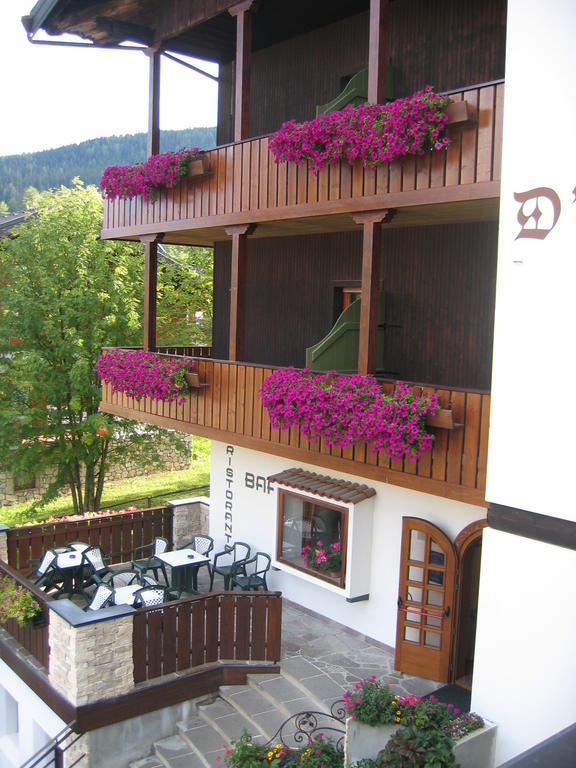 Hotel D'La Varda Di Topran D'Agata Paolo &C Sas Padola Exterior photo